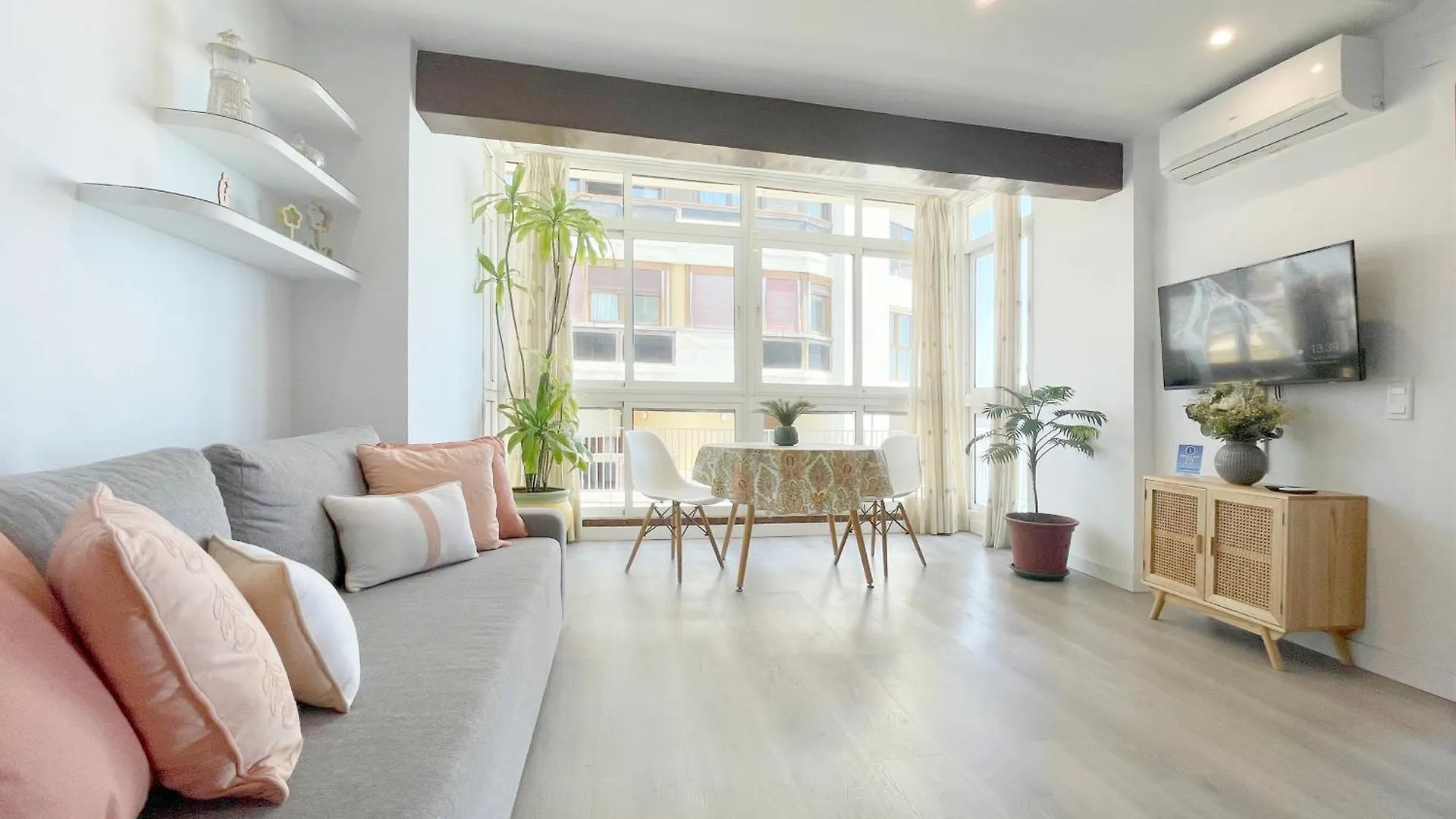 Malagadevacaciones - Malagueta Apartment 0*, Malaga